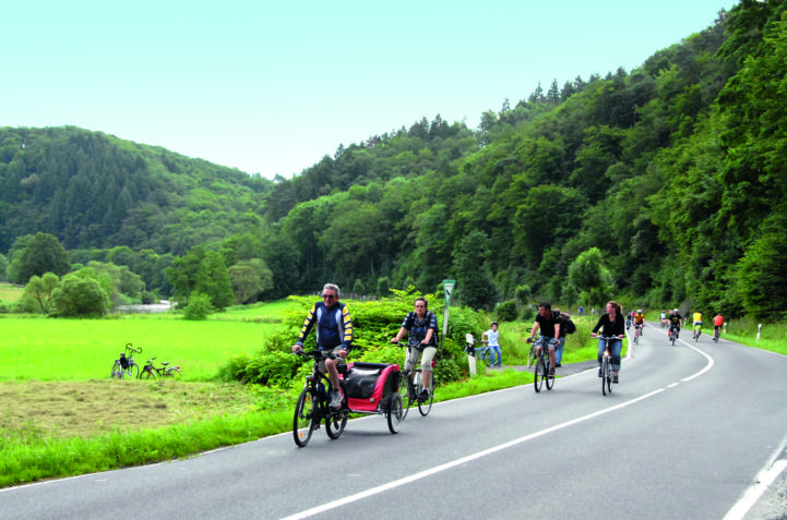 Cycling along the sales rhine