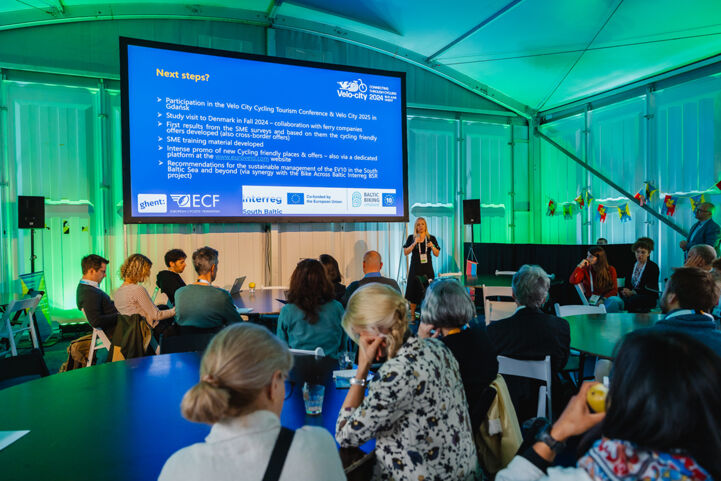 Magda Leszczyna-Rzucidło during the round table about EU funded projects at Velo-city 2024