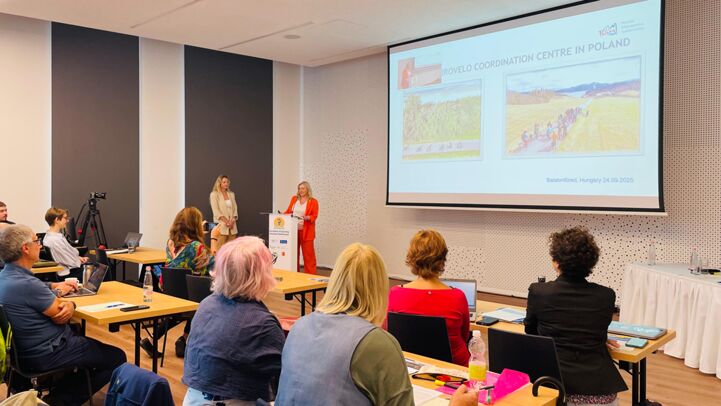 Małgorzata Wilk-Grzywna presenting the Polish application to establish a National EuroVelo Coordination Centre.