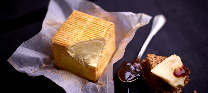 Hervé with Lièges syrup - © Terredefromages.be
