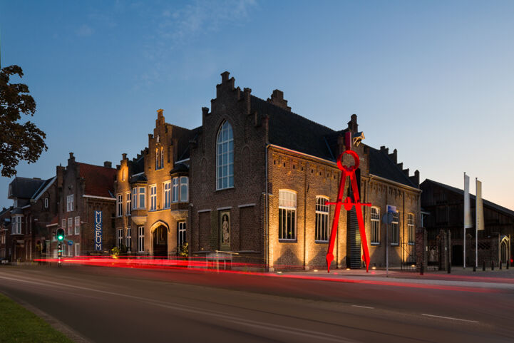 Cuypershuis museum is located in his hometown, Roermond.