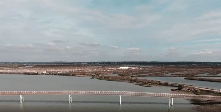 The new cycling bridge connecting Chiclana and San Fernando over the Sancti Petri (Spain) on EuroVelo 8 - Mediterranean Route - Lavozdelsur