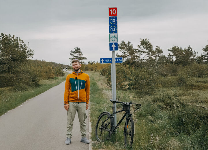 The route is well signed with EuroVelo signs along the way.