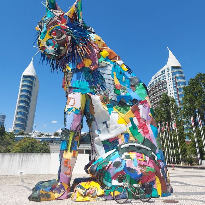 Lisbon art, with my fleshly serviced bicycle.