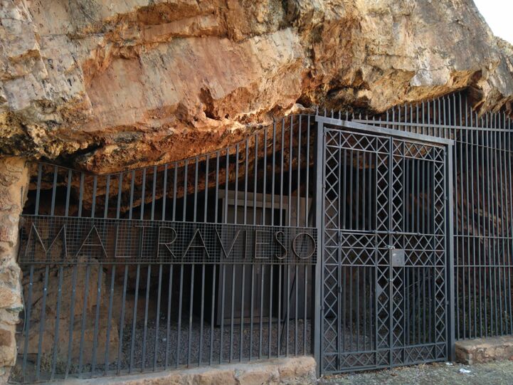 The entrance to the cave is well-guarded © Edurne Castillo Prieto