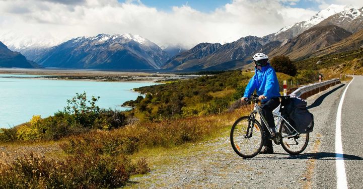 Stunning landscapes are a regular feature along EuroVelo 1 in Ireland. © EuroVelo