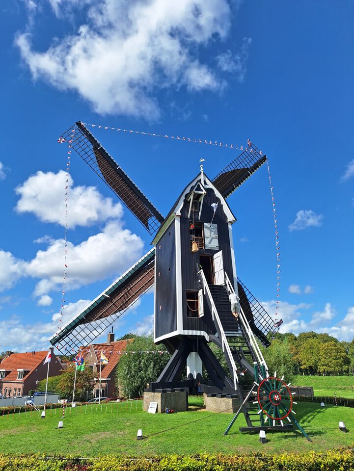 A local bakery offers baked goods made with flour milled in the reconstructed old windmill Molen't Vliegend Hert.